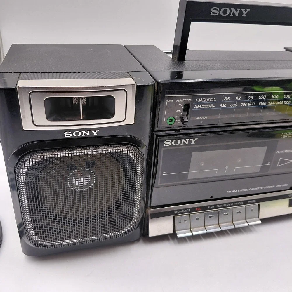Vintage Sony CFS-1000 Stereo AM/FM Radio Cassette-Recorder Boombox Read